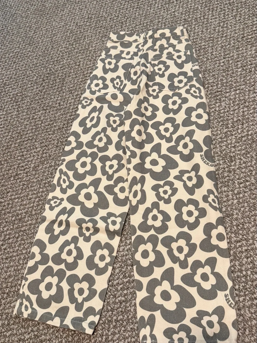 Wide Leg Floral Print Pants — Cream & Sage Green, Long for a typical xxs